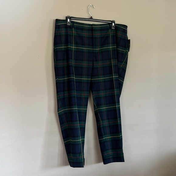 LAUREN Ralph Lauren Plus Size Plaid Pleated Twill Ankle Pants - Picture 7 of 14